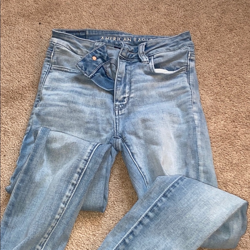 American Eagle light wash skinny jeans